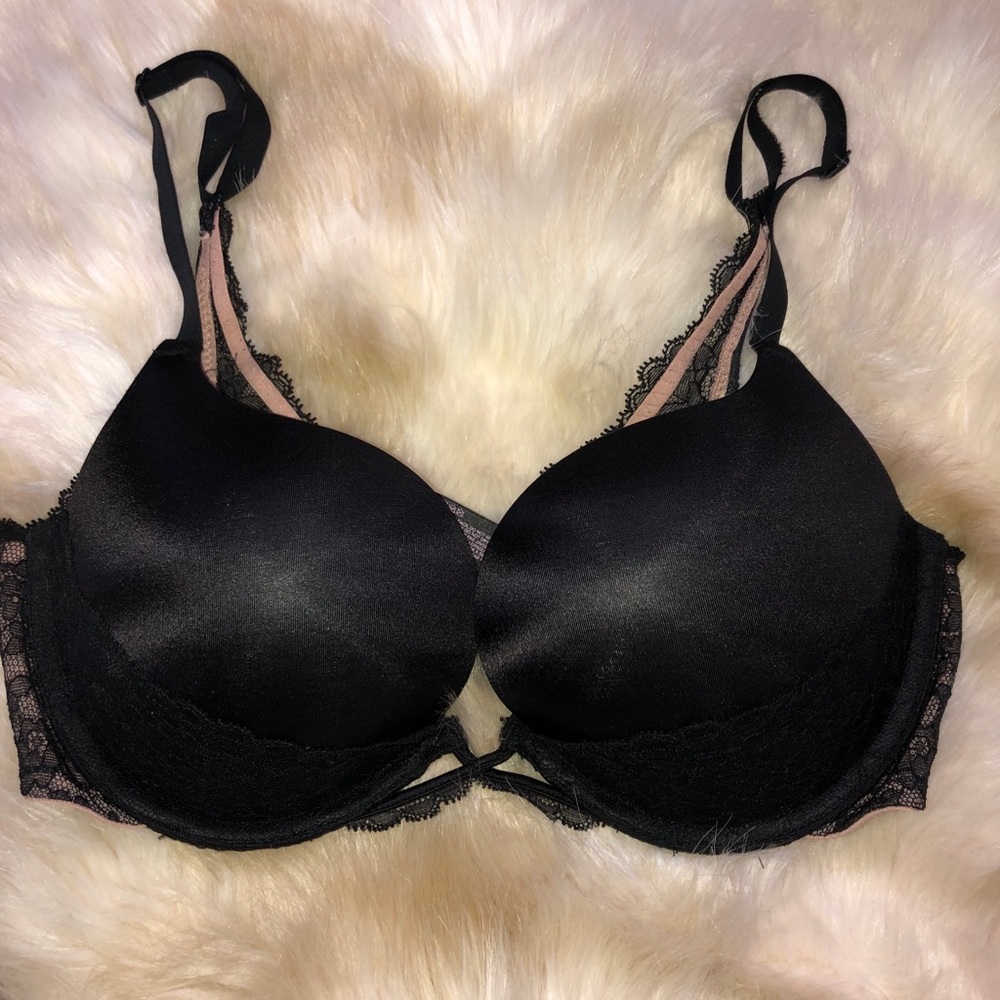 black lace VERY SEXY Victoria’s Secret bra